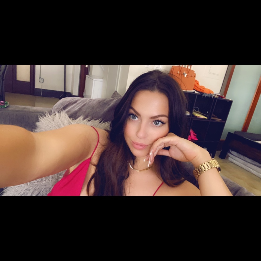 Meet your Posher, Abbey